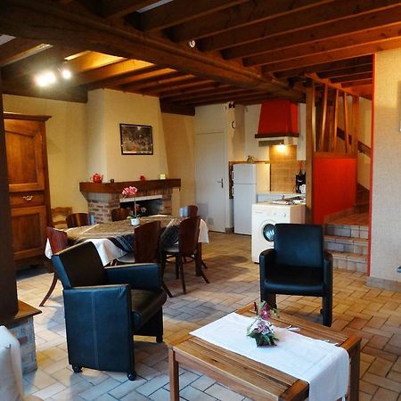 Gites De La Ferme Auberge De Mesauboin Bille Luaran gambar