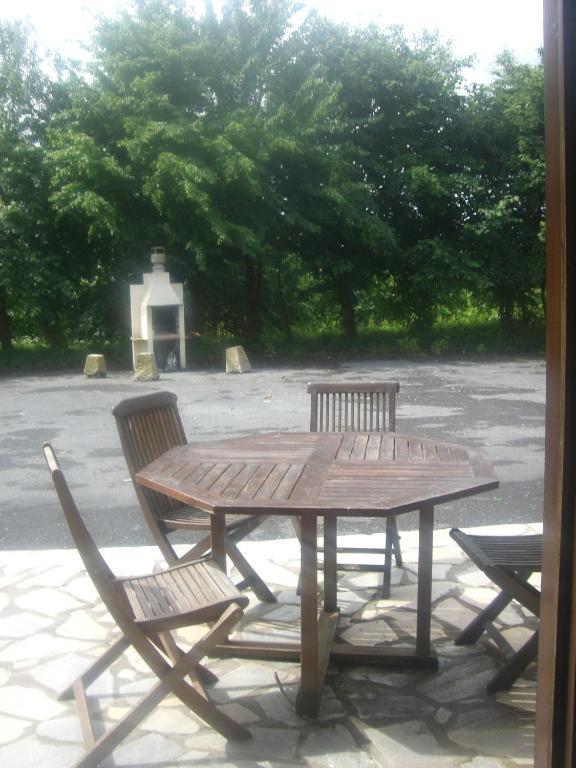 Gites De La Ferme Auberge De Mesauboin Bille Bilik gambar