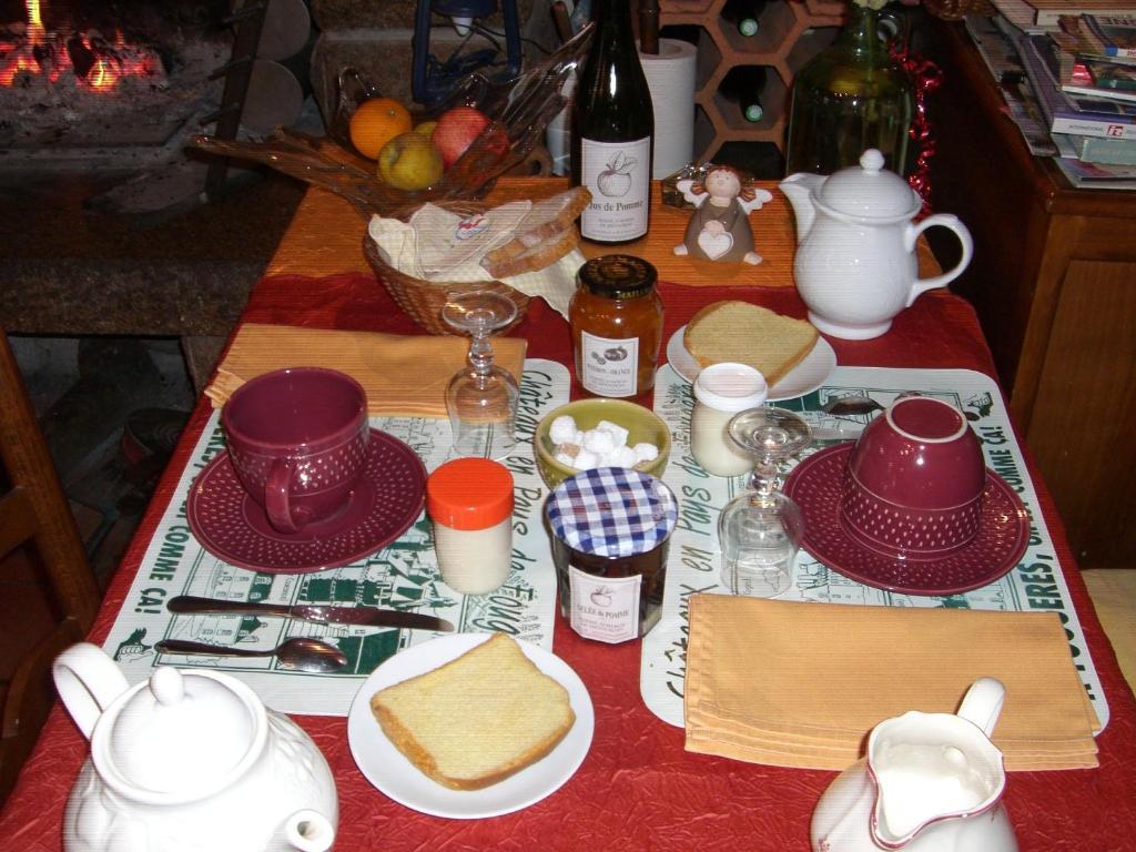 Gites De La Ferme Auberge De Mesauboin Bille Luaran gambar