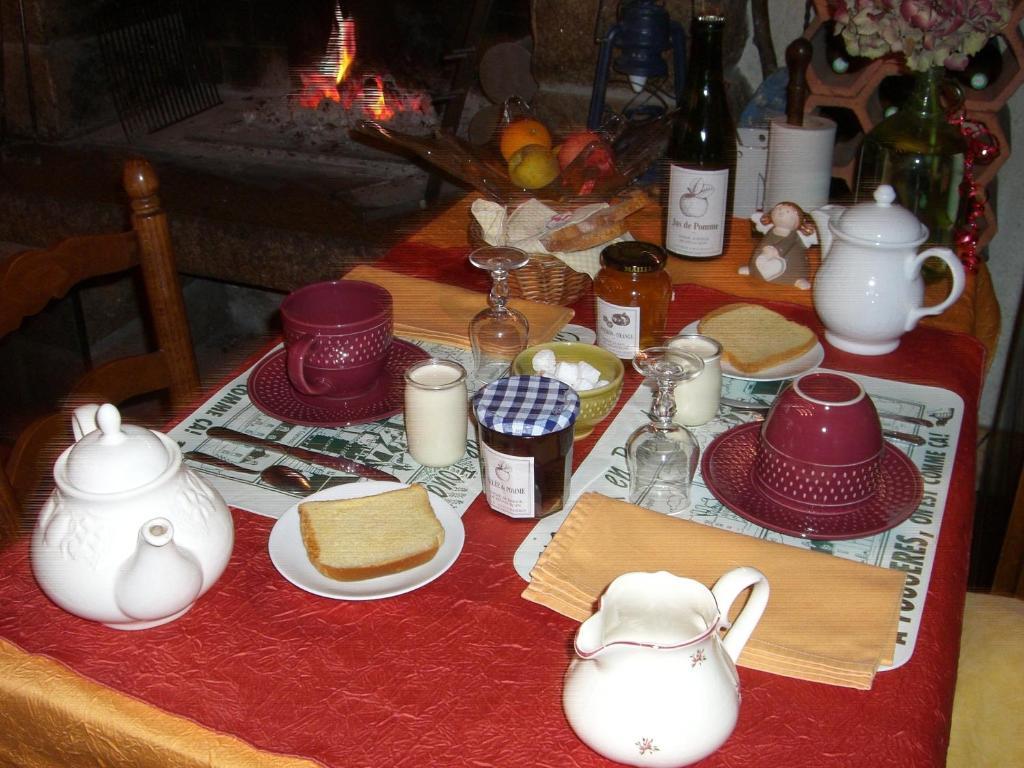 Gites De La Ferme Auberge De Mesauboin Bille Luaran gambar